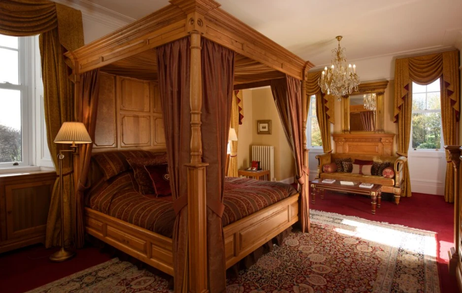 Turin Castle bedroom, Scotland